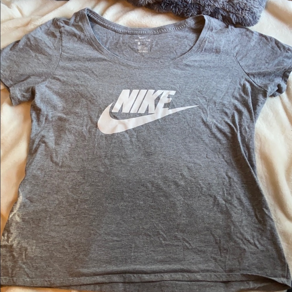 Nike tee